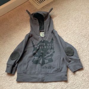 Boys size 5T Batman sweatshirt grey with bat ear hoodie